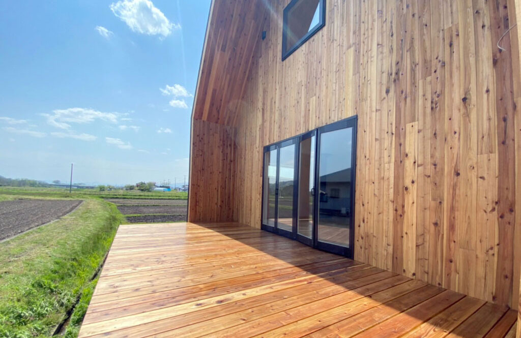 住宅外構ウッドデッキ 防カビ施工